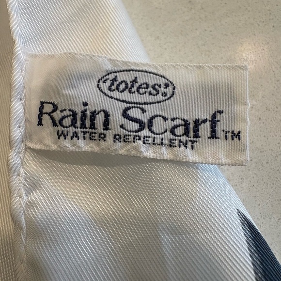 Totes Vintage 1975 Rain Scarf - Black & White Stripe - Picture 4 of 8